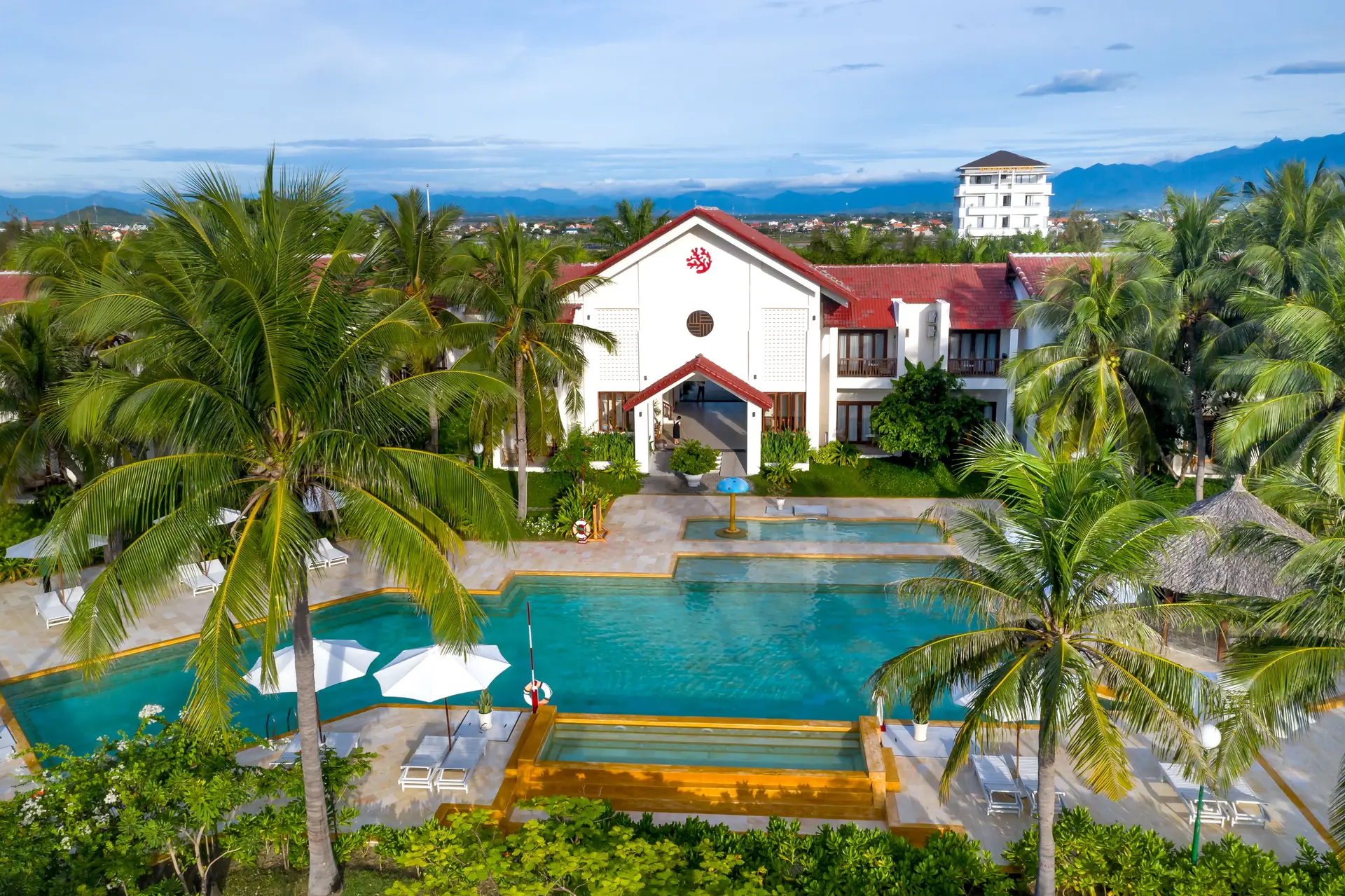 Azure Pool & Lounge